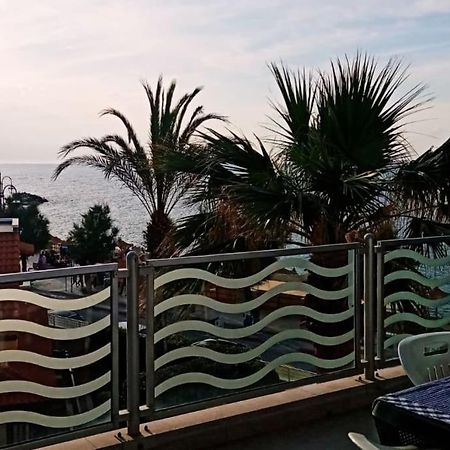 Casa Flora A Due Passi Dal Mare Appartement Giovinazzo Buitenkant foto